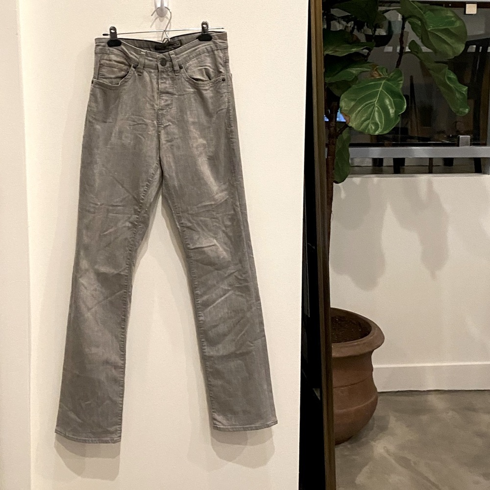Men’s Jeans for the Modern Gentlemen